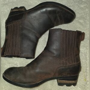 Sorel Lolla Soft Brown Leather Chelsea Boots Slip On Ankle Bootie Size 6.5